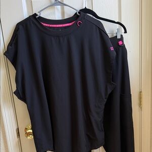 Med Couture Amp 2-pocket top and 5 pocket, High-Rise, wide leg *PETITE* Set